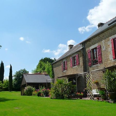 Chambres D'Hotes Le Bas Rassinoux Saint-Ouen-des-Alleux Buitenkant foto