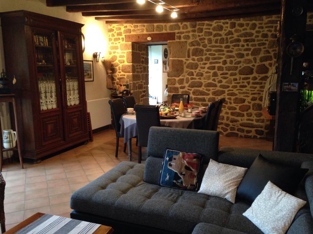Chambres D'Hotes Le Bas Rassinoux Saint-Ouen-des-Alleux Buitenkant foto